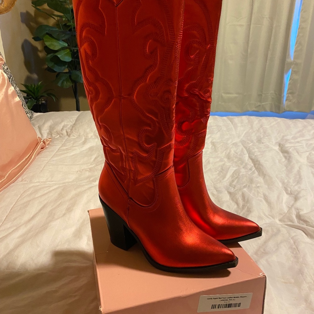 Super cute candy apple red boots